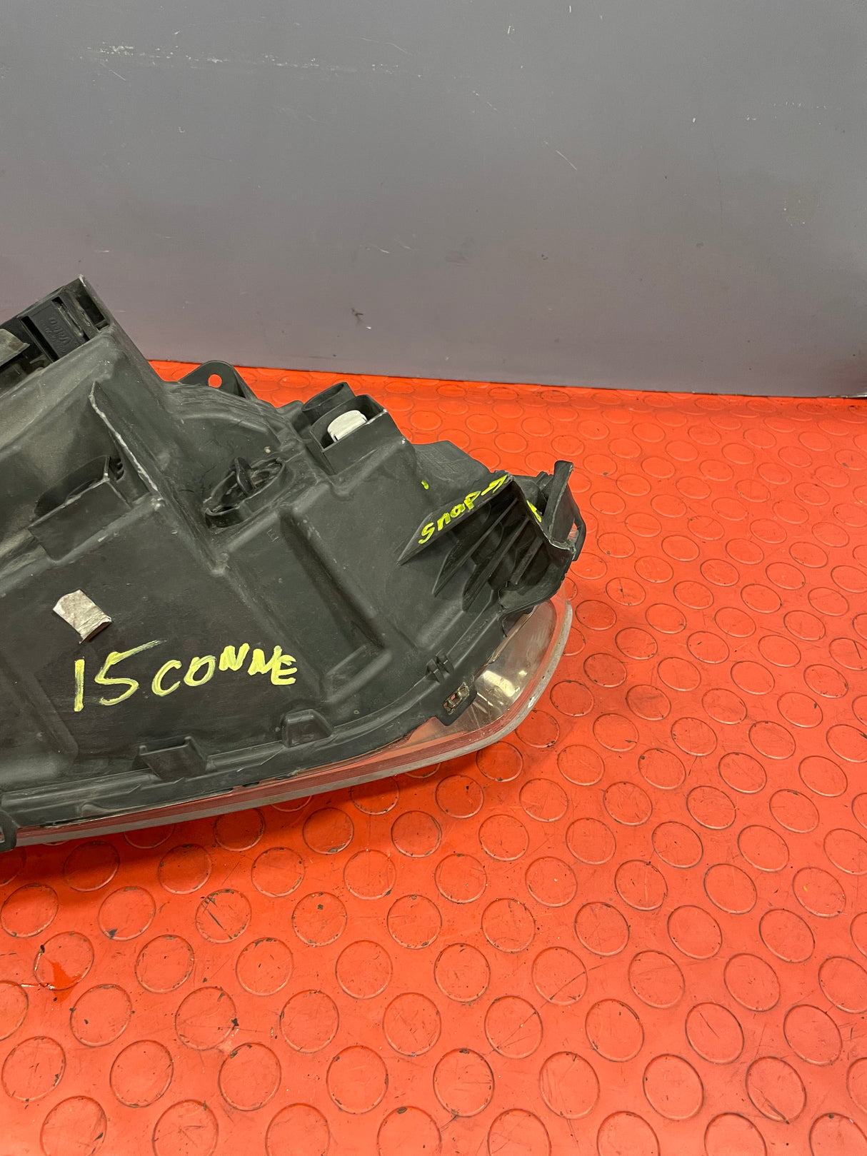 Ford Transit Connect HEAD LIGHT ASSEMBLY Passenger's Side (Broken Lower Mounting Point) 2013-2018 P/N DT1113W030BC