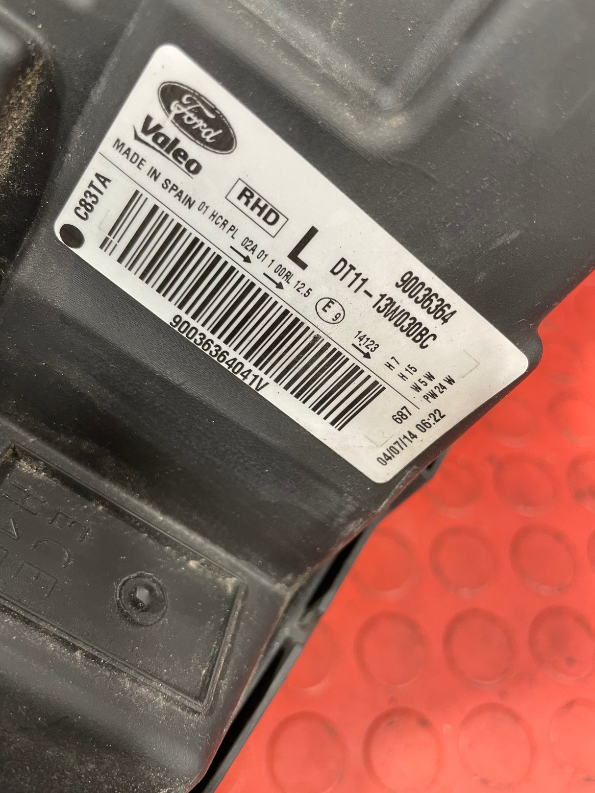 Ford Transit Connect HEAD LIGHT ASSEMBLY Passenger's Side (Broken Lower Mounting Point) 2013-2018 P/N DT1113W030BC