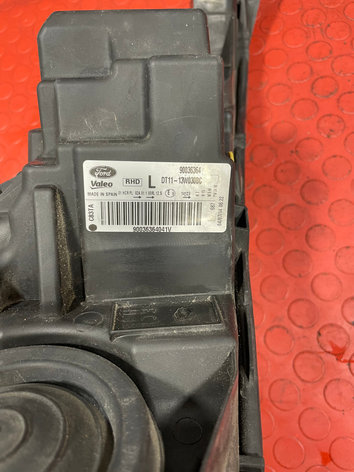 Ford Transit Connect HEAD LIGHT ASSEMBLY Passenger's Side (Broken Lower Mounting Point) 2013-2018 P/N DT1113W030BC