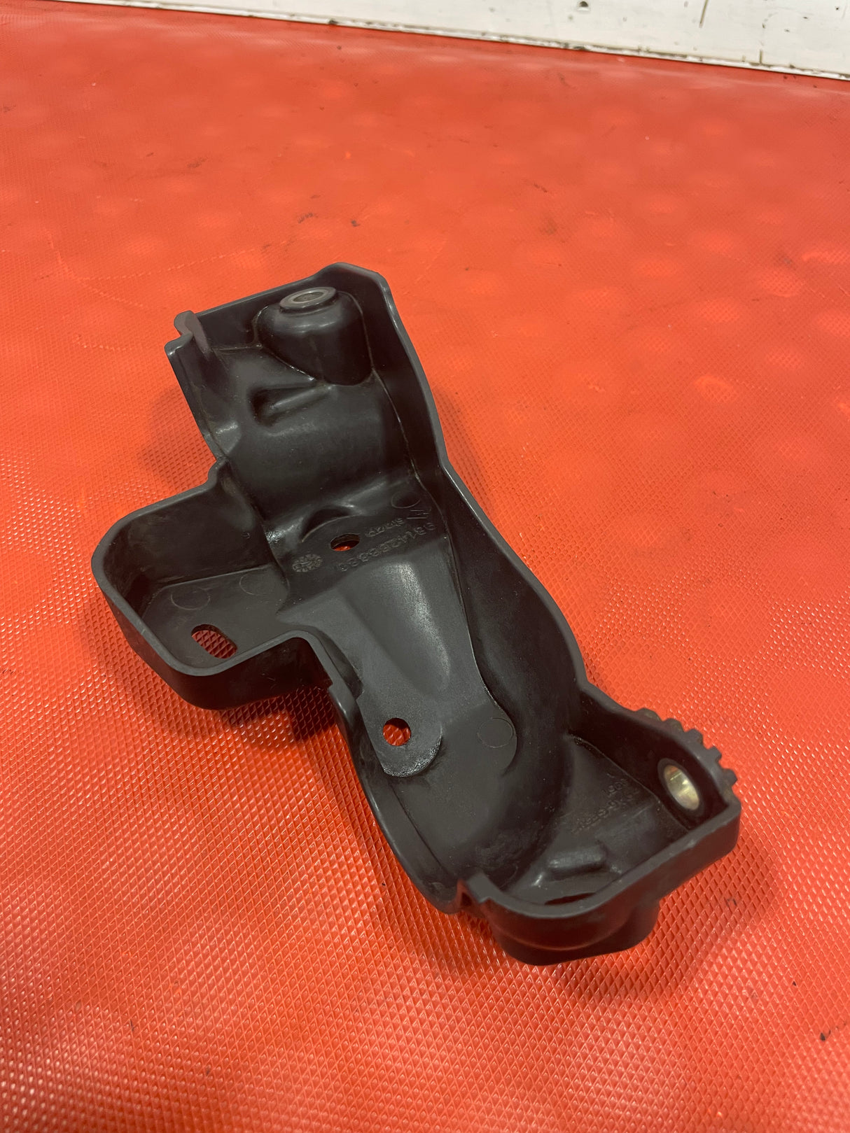 Peugeot Partner Citroen Berlingo WATER PUMP COVER 1.5 2019 - 2023 P/N 9814288880