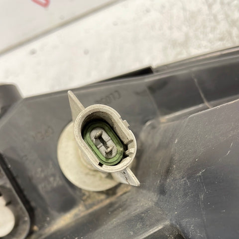 Vauxhall Vivaro/Nissan Primastar/Renault Trafic PASSENGER SIDE HEADLIGHT 2006-2014 P/N 93859833