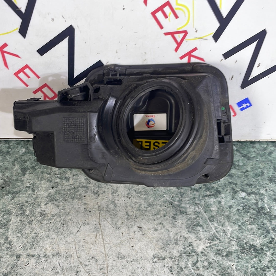 Citroen Dispatch/Peugeot Partner/Vauxhall Vivaro/Toyota Proace/Fiat Scudo FUEL COVER DOOR/FUEL FILLER CAP (White) 2016-2024 P/N 9808725080