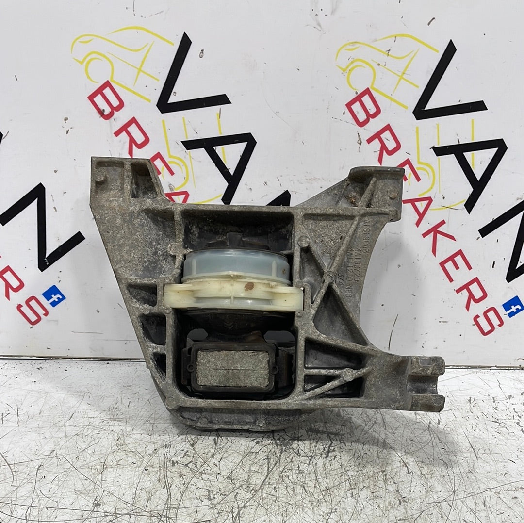 Citroen Dispatch/ Peugeot Expert/ Vauxhall Vivaro/ Toyota Proace ENGINE MOUNT 1.6 HDI 2018 P/N 4A10372D