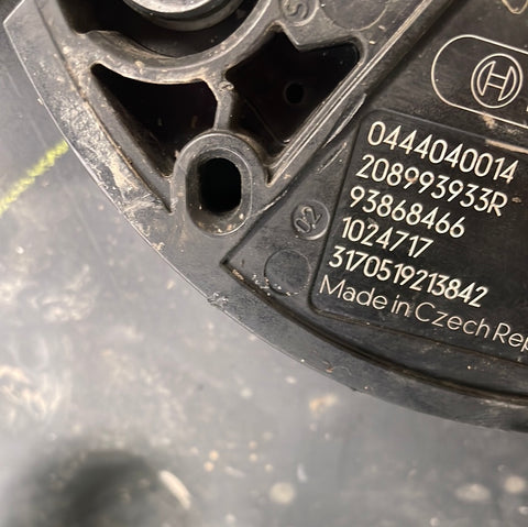 2017 Vauxhall Vivaro/Renault Trafic AdBlue tank and pump