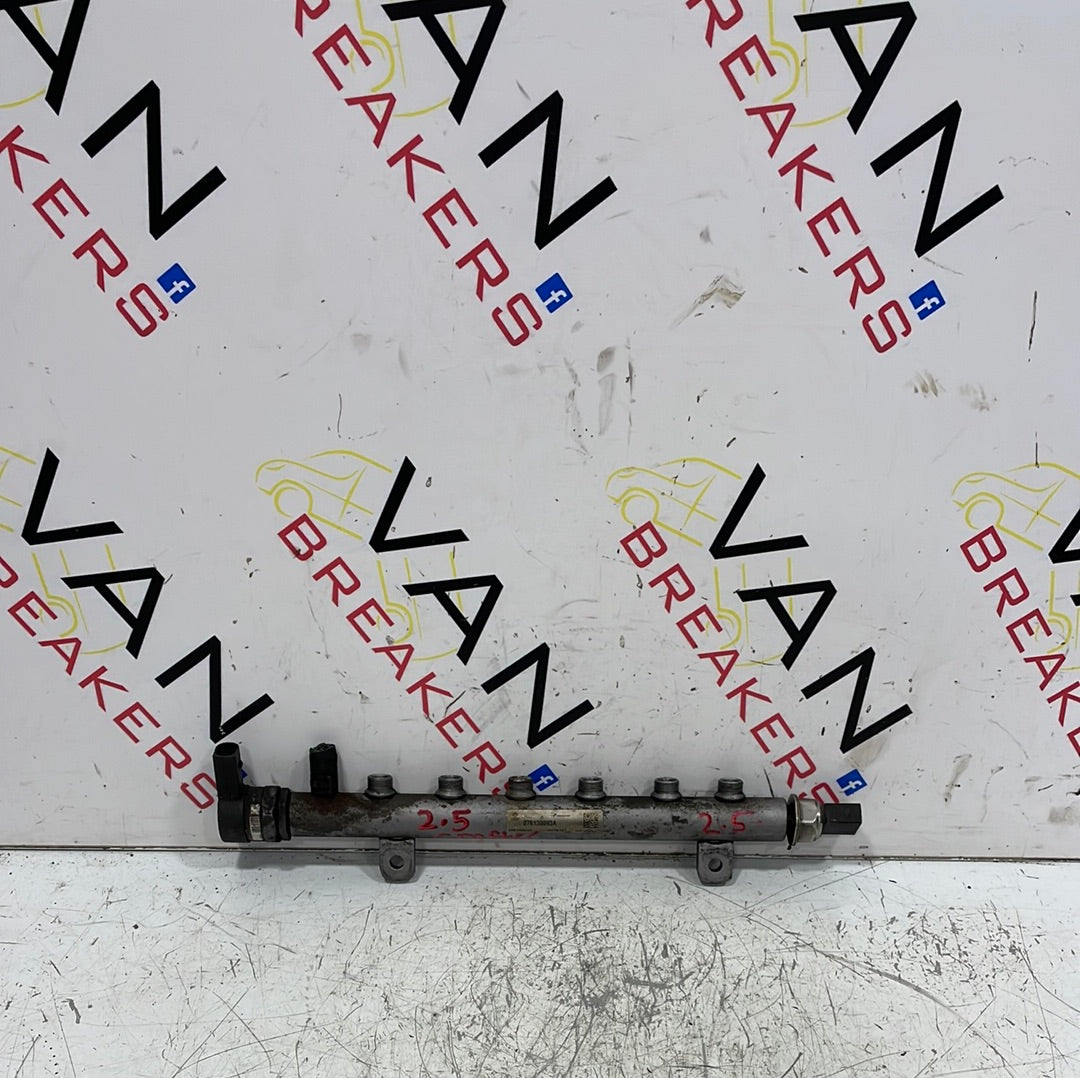 Volkswagen Crafter FUEL RAIL 2.5 TDI 2006-2010 P/N 076130093A