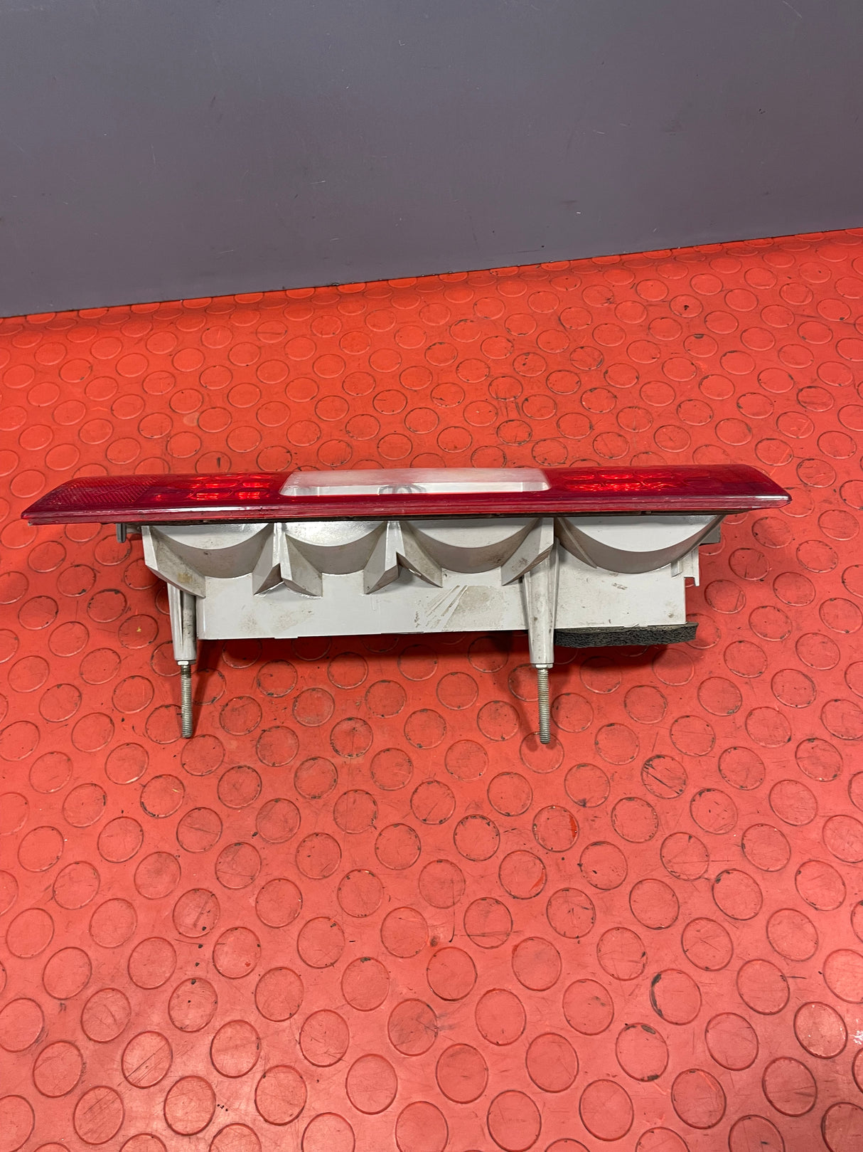 Ford Transit Mk7 N/S PASSENGER TAILLIGHT (W/O INSERT CRACKED LENS)2006-2013 P/N 6C1113405A - 2