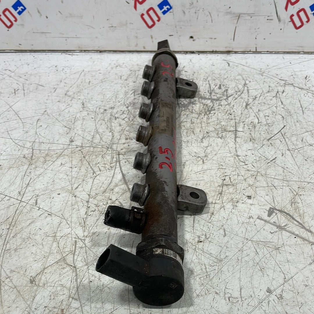 Volkswagen Crafter FUEL RAIL 2.5 TDI 2006-2010 P/N 076130093A