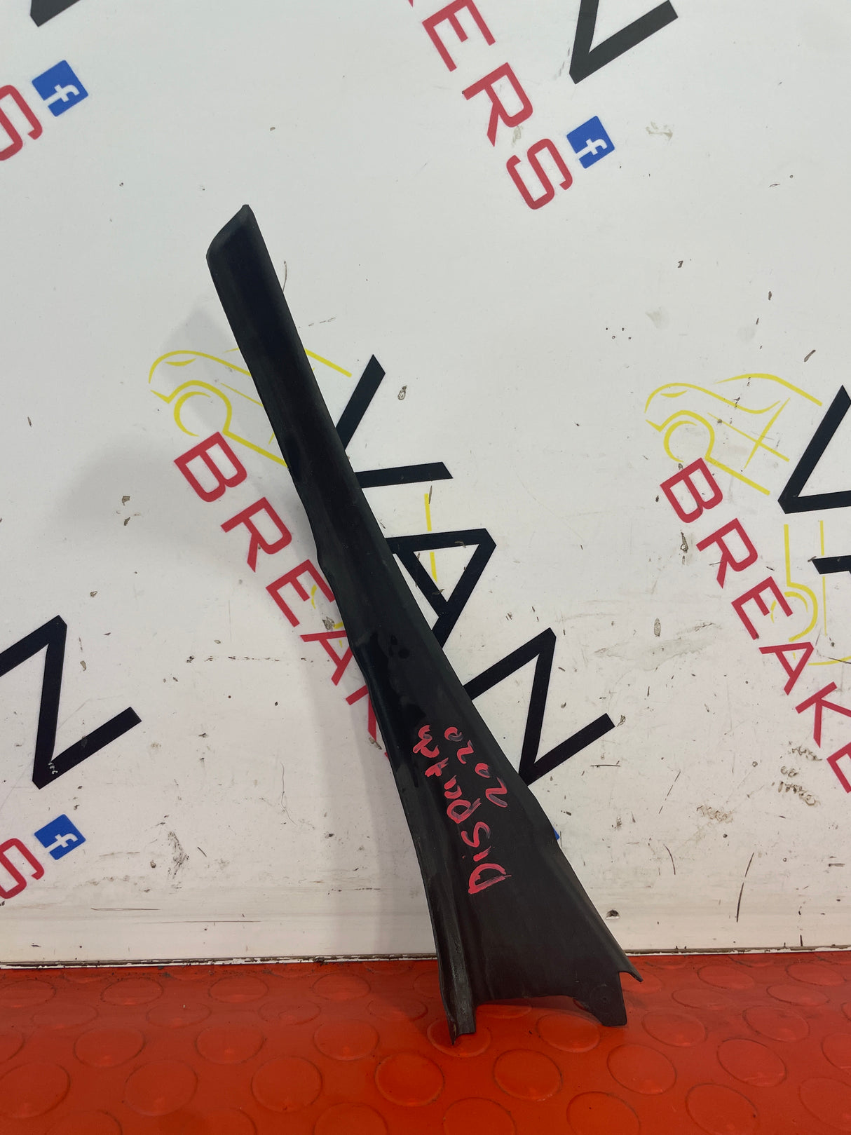 Citroen Dispatch/Peugeot Expert PASSENGER SIDE FRONT WEATHER STRIP SCUTTLE  2018-2024 P/S  P/N 9812855277