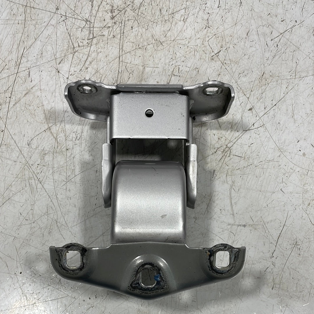 Renault Trafic/Vauxhall Vivaro REAR DOOR HINGE (SILVER) 2014/2019 P/N 904006707R