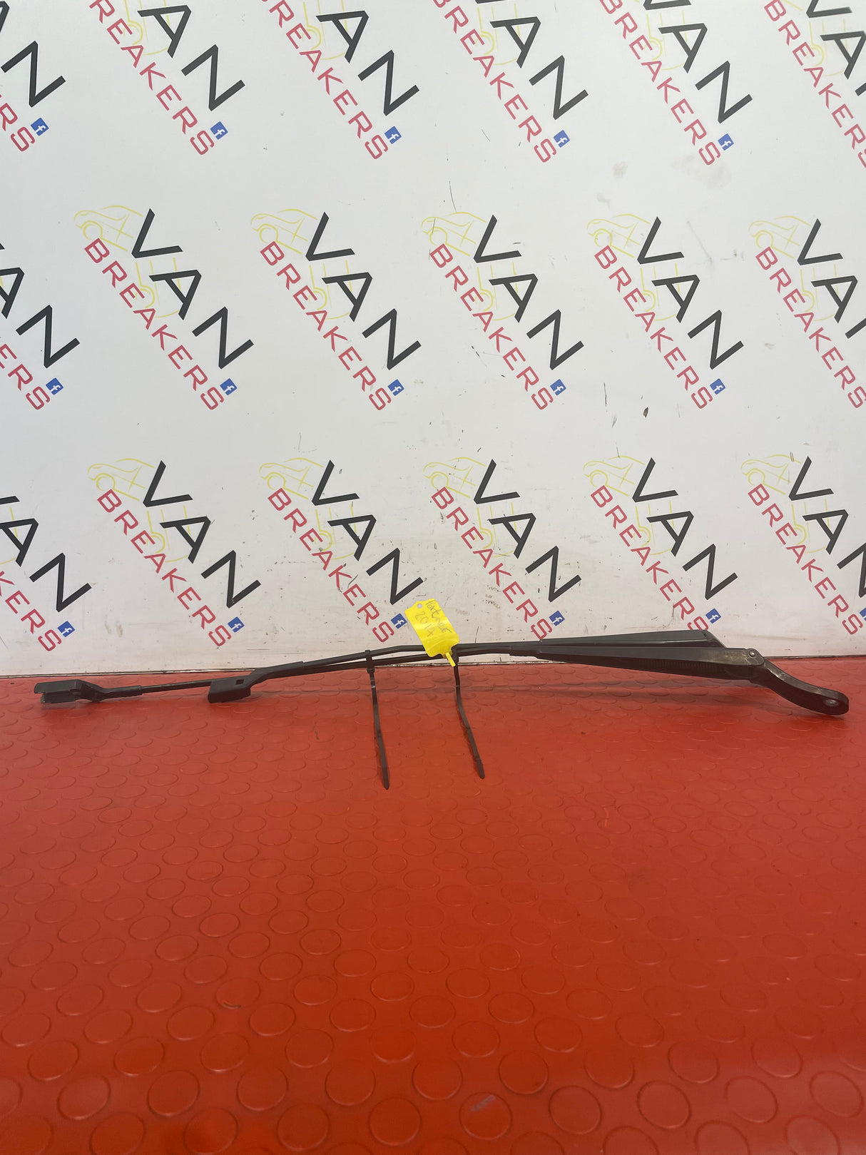 Citroen Berlingo/Peugeot Partner WINDSCREEN WIPERS (PAIR) No Blades 2008-2018   P/N 9682975280 - 1