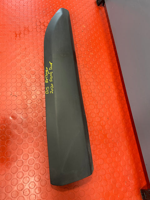 Citroen Berlingo/Vauxhall Combo/Peugeot Partner/Proace City DOOR MOULDING FRONT DRIVER SIDE 2019-2024  P/N 9817696277