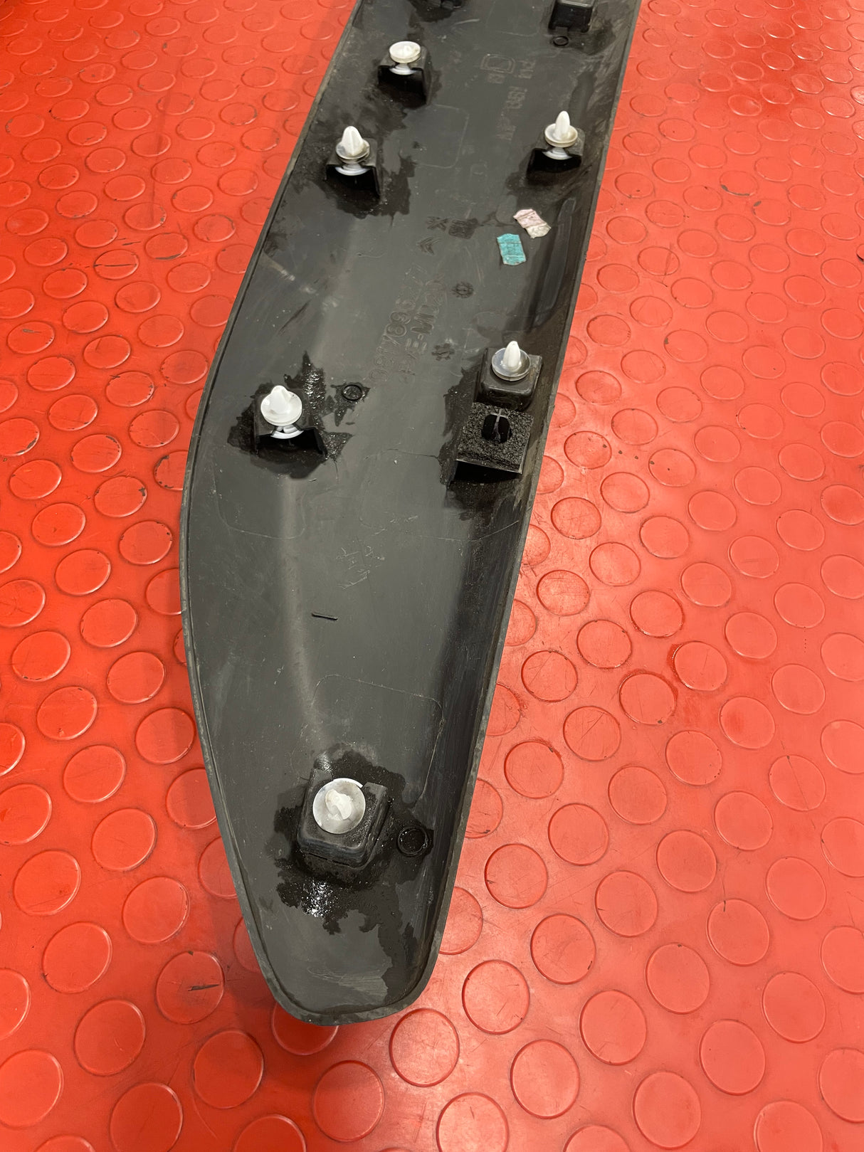 Citroen Berlingo/Vauxhall Combo/Peugeot Partner/Proace City DOOR MOULDING FRONT DRIVER SIDE 2019-2024  P/N 9817696277
