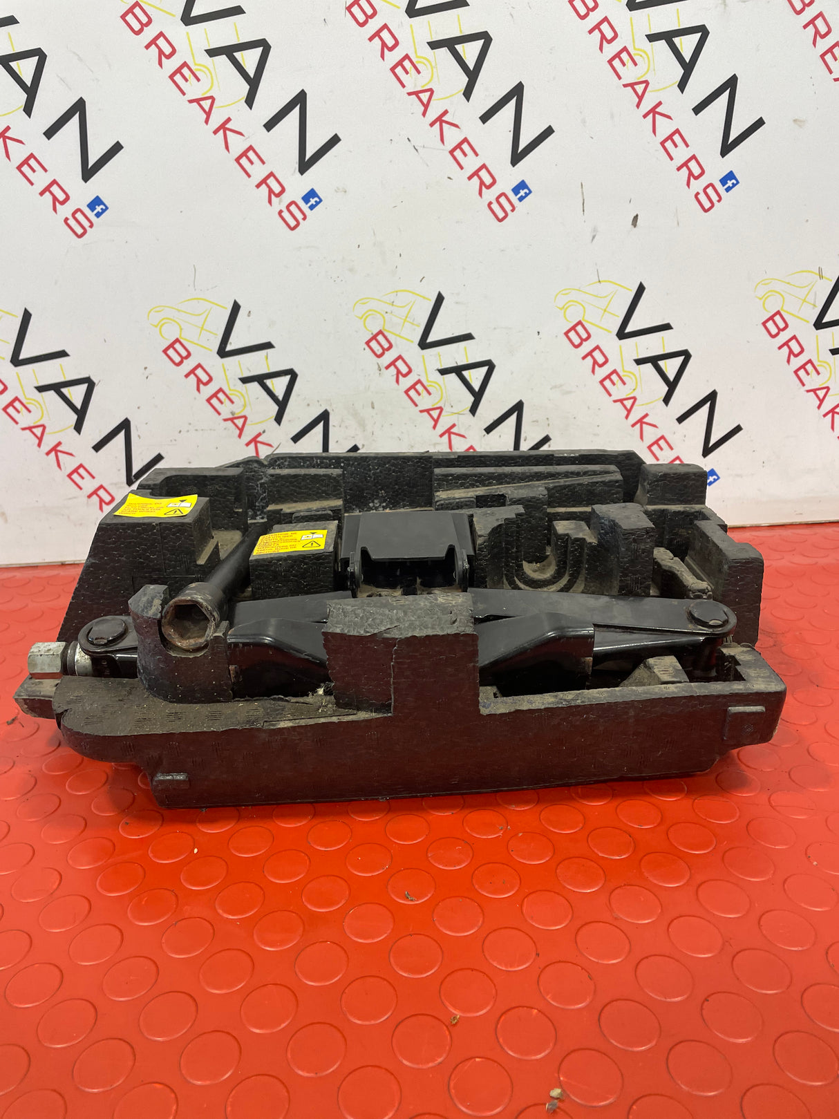 Renault Master/V Movano JACK AND WHEEL BRACE WITH EXTENSION BAR AND FOAM HOLDER  P/N 995016340R