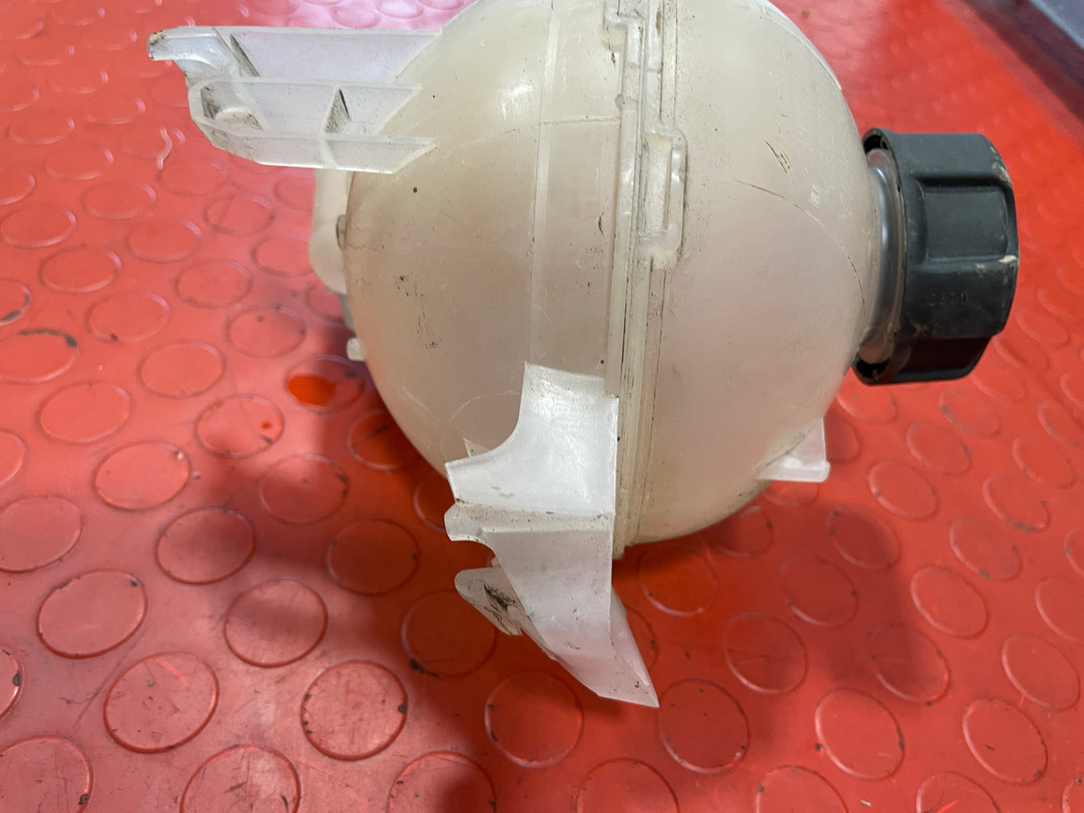 Citroen Berlingo/Peugeot Partner/Vauxhall Combo/Toyota Proace City RADIATOR COOLANT EXPANSION RESERVOIR 2019-2024 P/N 9678514680