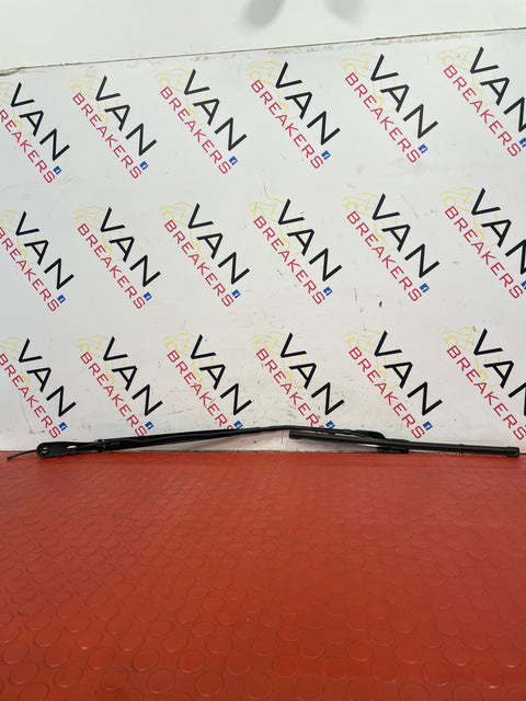 Vauxhall Combo/Peugeot Partner/Citroen Berlingo  PASSENGER SIDE WIPER ARM (FRONT)  P/N 9839409180