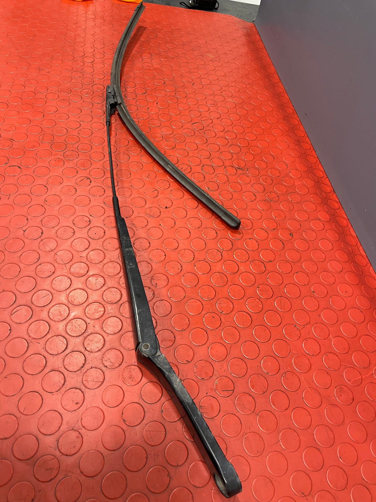 Volkswagen Crafter WIPER ARM Driver's Side O/S 2017-2023 P/N 7C2955410