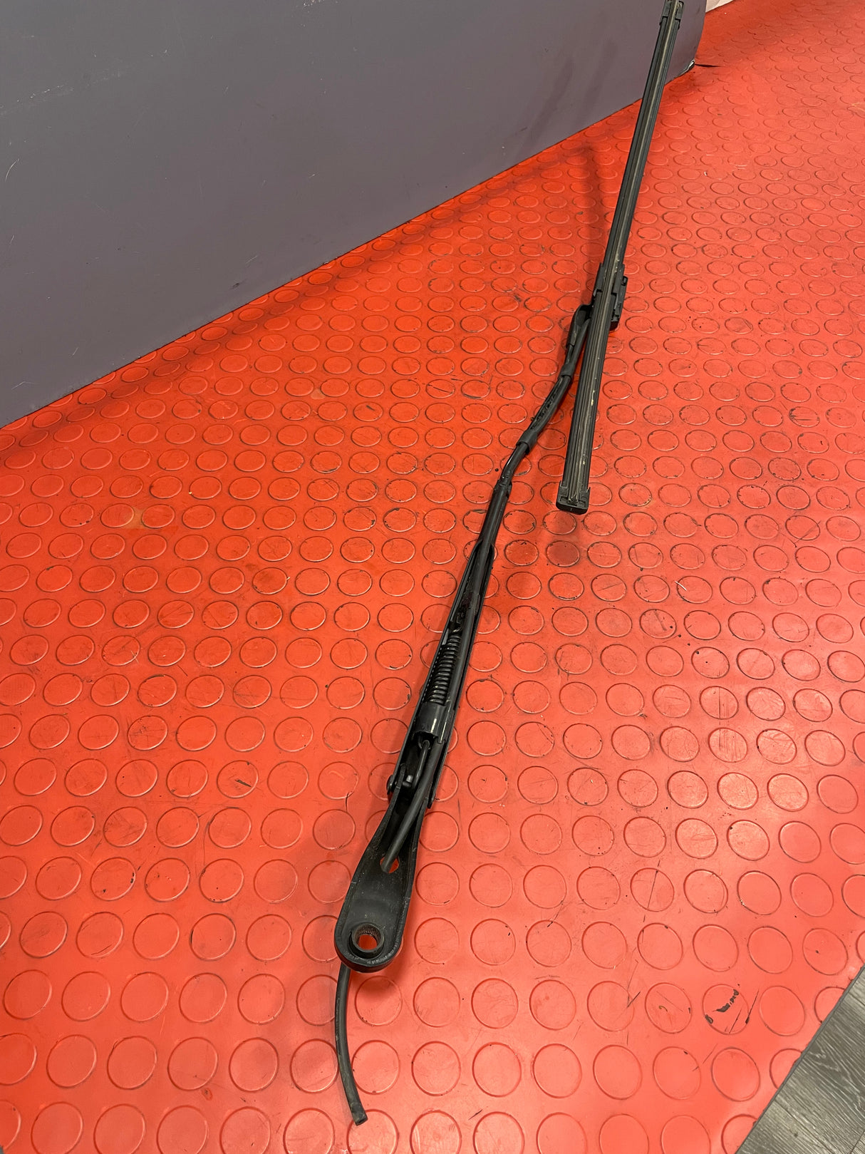 Vauxhall Combo/Peugeot Partner/Citroen Berlingo/Dispatch/Toyota Proace City WINDSCREEN WIPER ARM Driver's Side O/S 2019-2024 P/N 9839408680 - 1