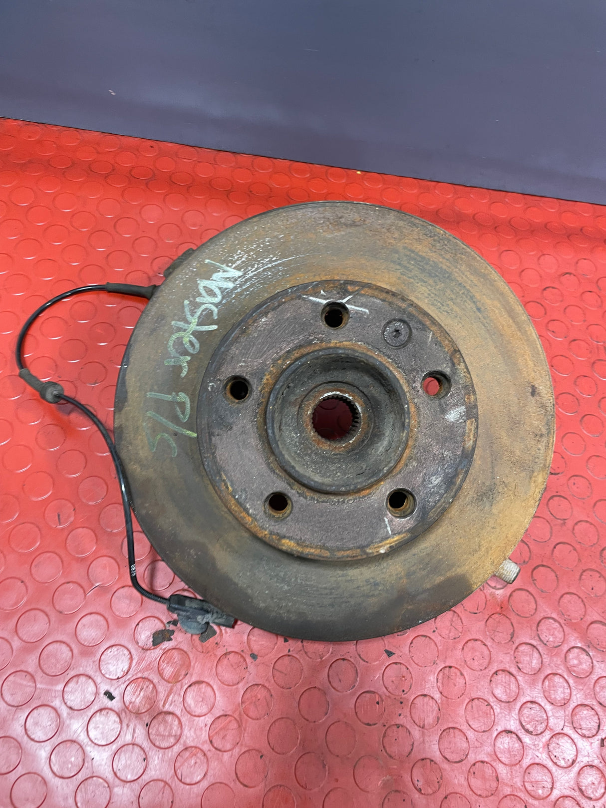 Renault Master/Vauxhall Movano/NV400 FRONT WHEEL HUB (Busted Ball Joint) Passenger's Side FWD 2010-2017 P/N 400150081R