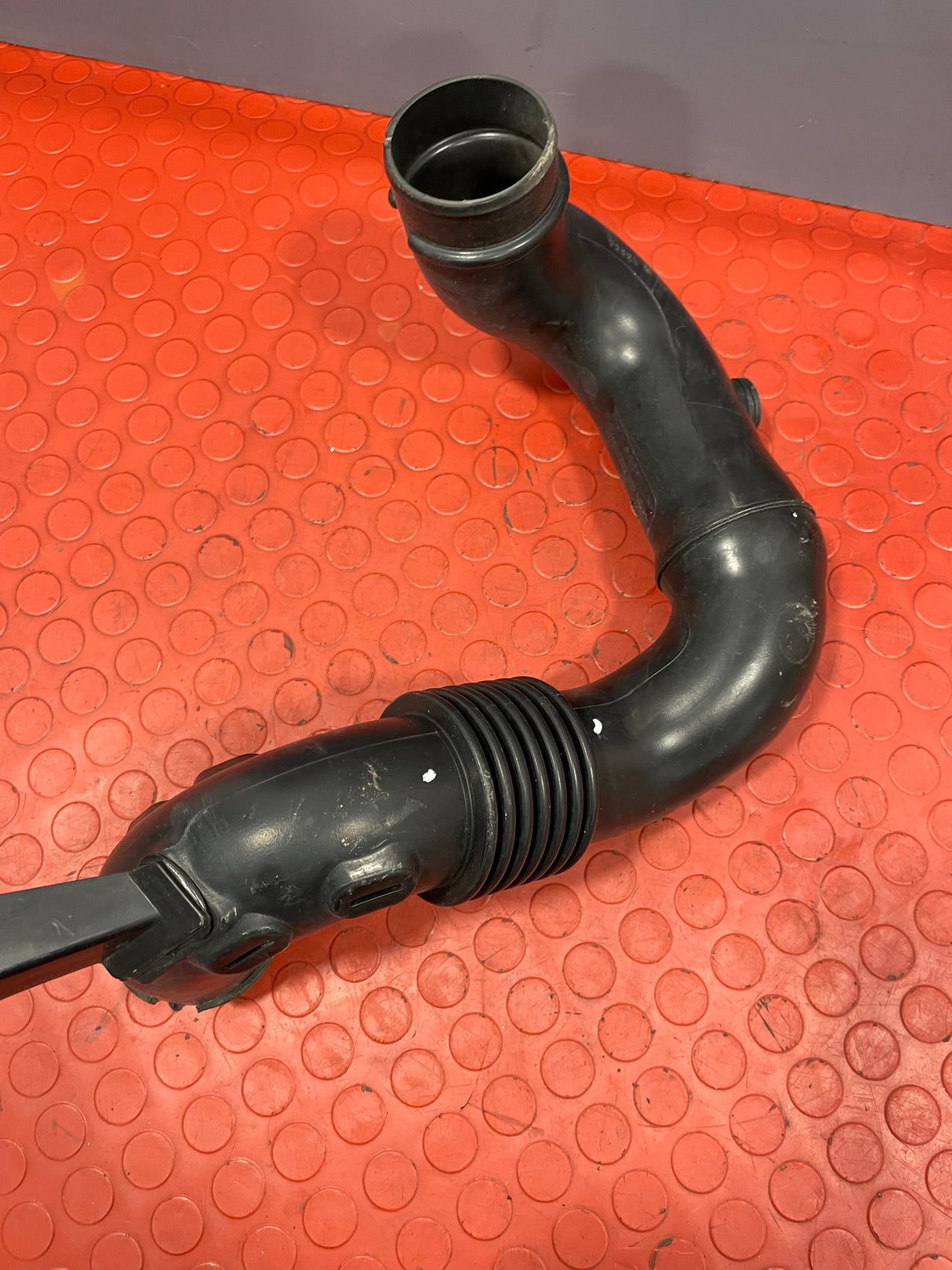 Renault Master/Vauxhall Movano/Nissan NV400  AIR INTAKE HOSE PIPE 2010-2021 2.3 DTI P/N 165554107R