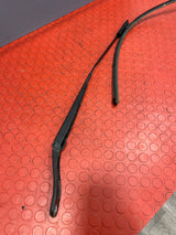 Peugeot Expert/Citroen Dispatch/Vauxhall Vivaro/Toyota Proace/Fiat Scudo WINDSCREEN WIPER ARM WORN BLADE Driver's Side 2016-2024 P/N 9808465680