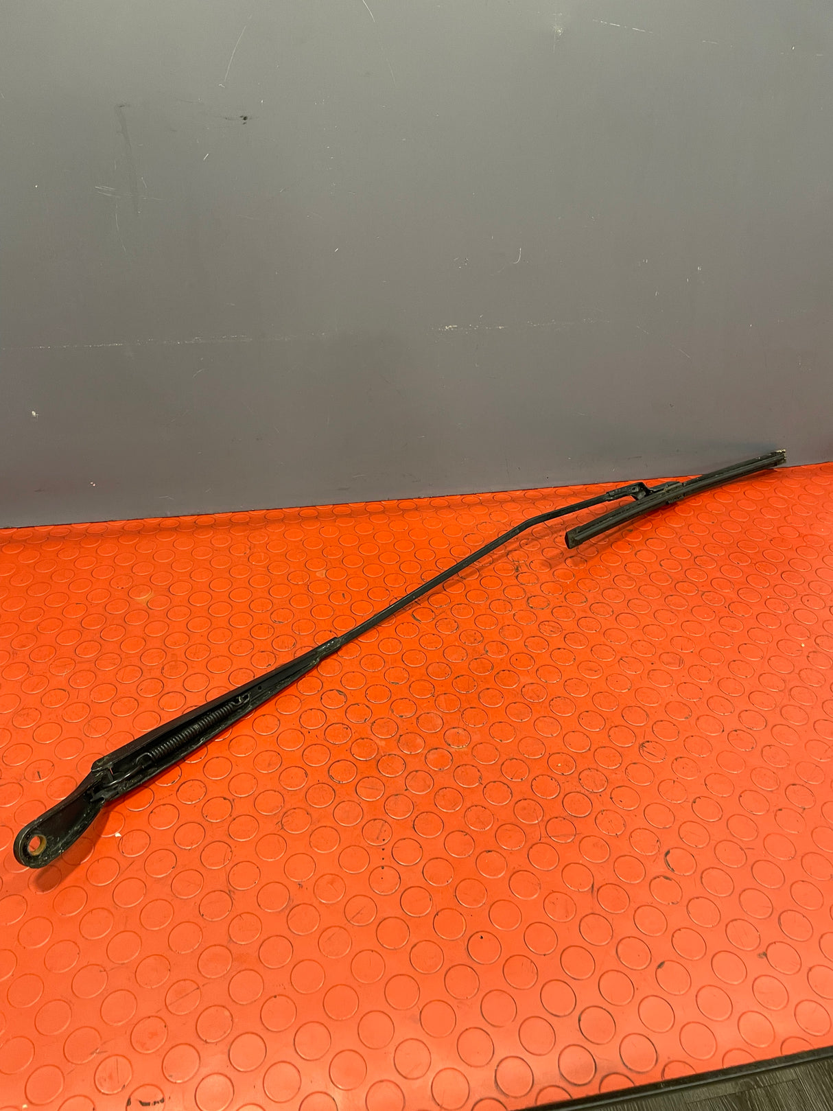 Citroen Berlingo/Peugeot Partner WINDSCREEN WIPER ARM w/ Blade 2008-2018 P/N 9682975280 - 2