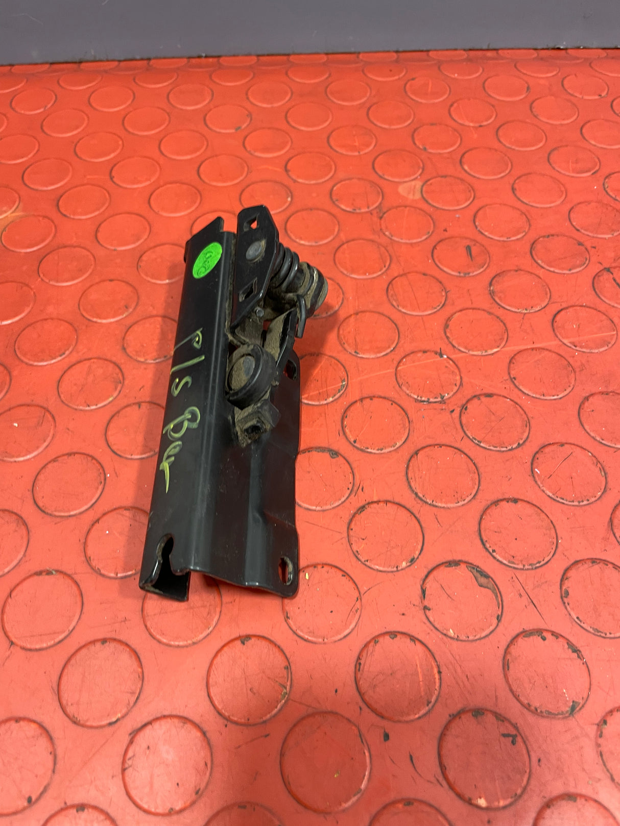 Citroen Berlingo/Peugeot Partner PASSENGER'S SIDE SLIDING DOOR RAIL P/N 9816965880