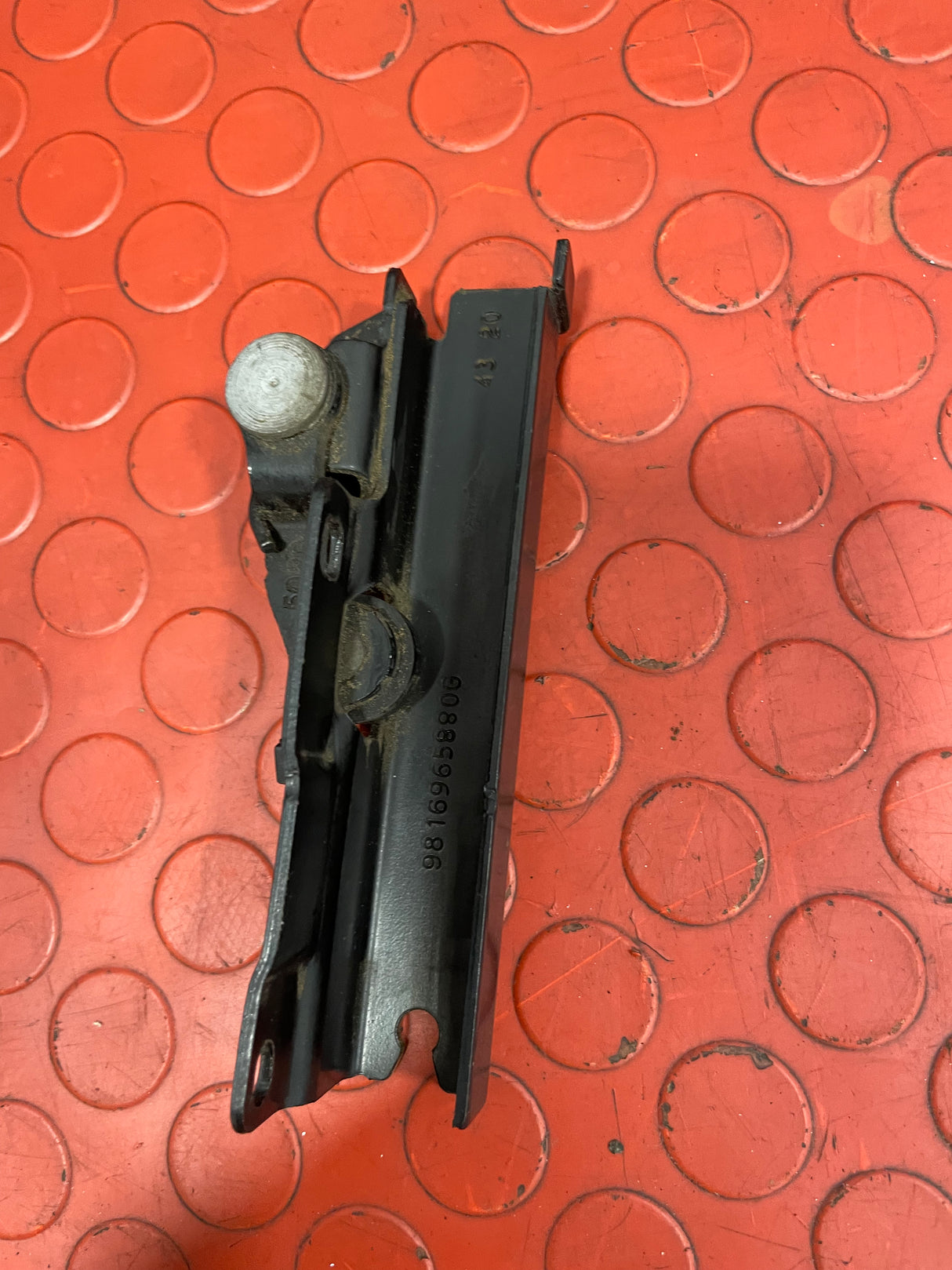 Citroen Berlingo/Peugeot Partner PASSENGER'S SIDE SLIDING DOOR RAIL P/N 9816965880