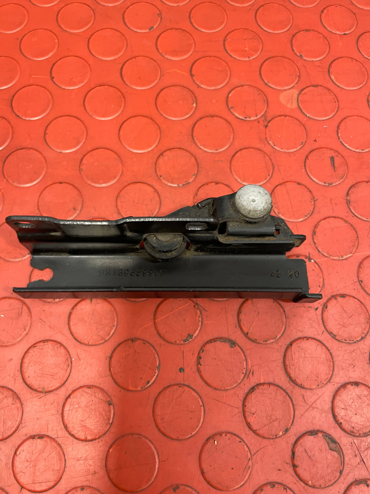 Citroen Berlingo/Peugeot Partner PASSENGER'S SIDE SLIDING DOOR RAIL P/N 9816965880