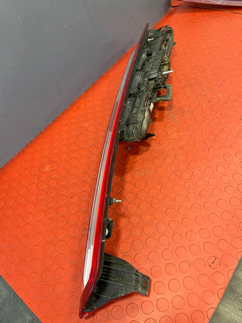 Ford Transit Custom TAILLIGHT PASSENGER SIDE 2013-2023 P/N BK2113405AC