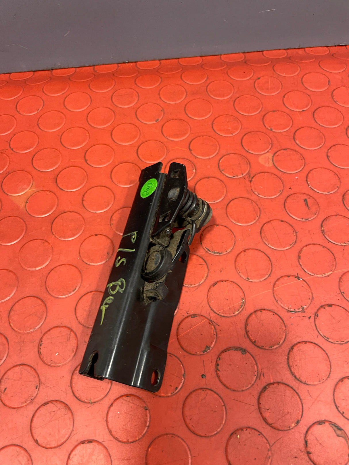 Citroen Berlingo/Peugeot Partner PASSENGER'S SIDE SLIDING DOOR RAIL P/N 9816965880