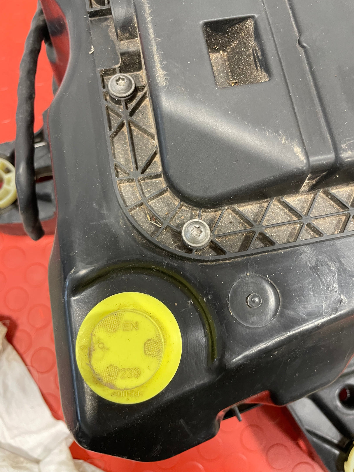 Citroen Berlingo Peugeot Partner Toyota Proace Vauxhall Combo ADBLUE TANK AND PUMP  2019-2024 P/N 9817601880