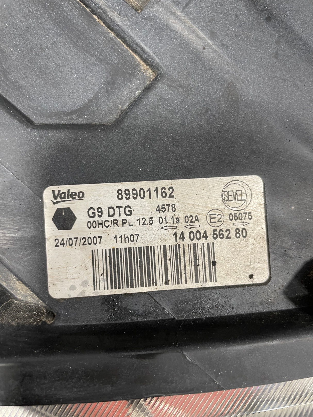 Citroen Dispatch/Peugeot Expert/Toyota Proace/Fiat Scudo HEADLIGHT Driver's Side (Partly Yellowish Lens ) 2007-2016 P/N 89901162