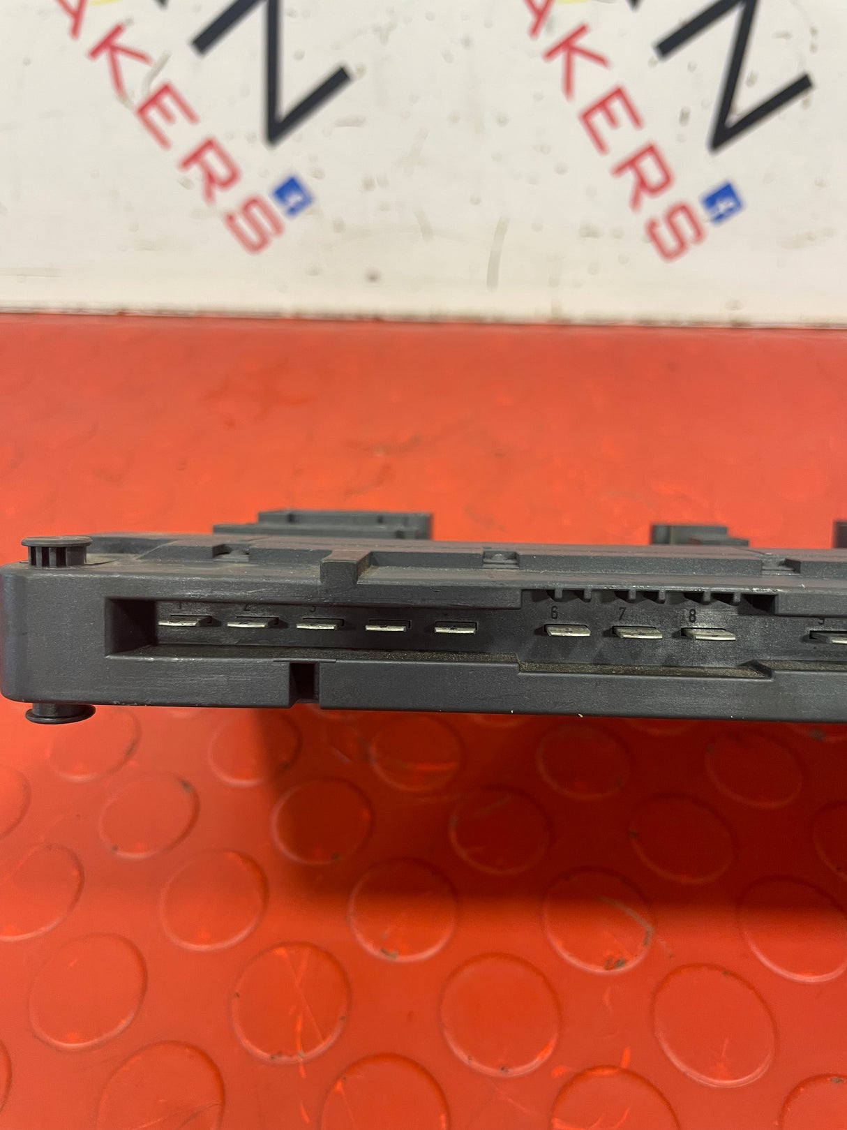Mercedes-Benz Sprinter CONTROL UNIT FUSE BOX 2013-2018   P/N A9069006103