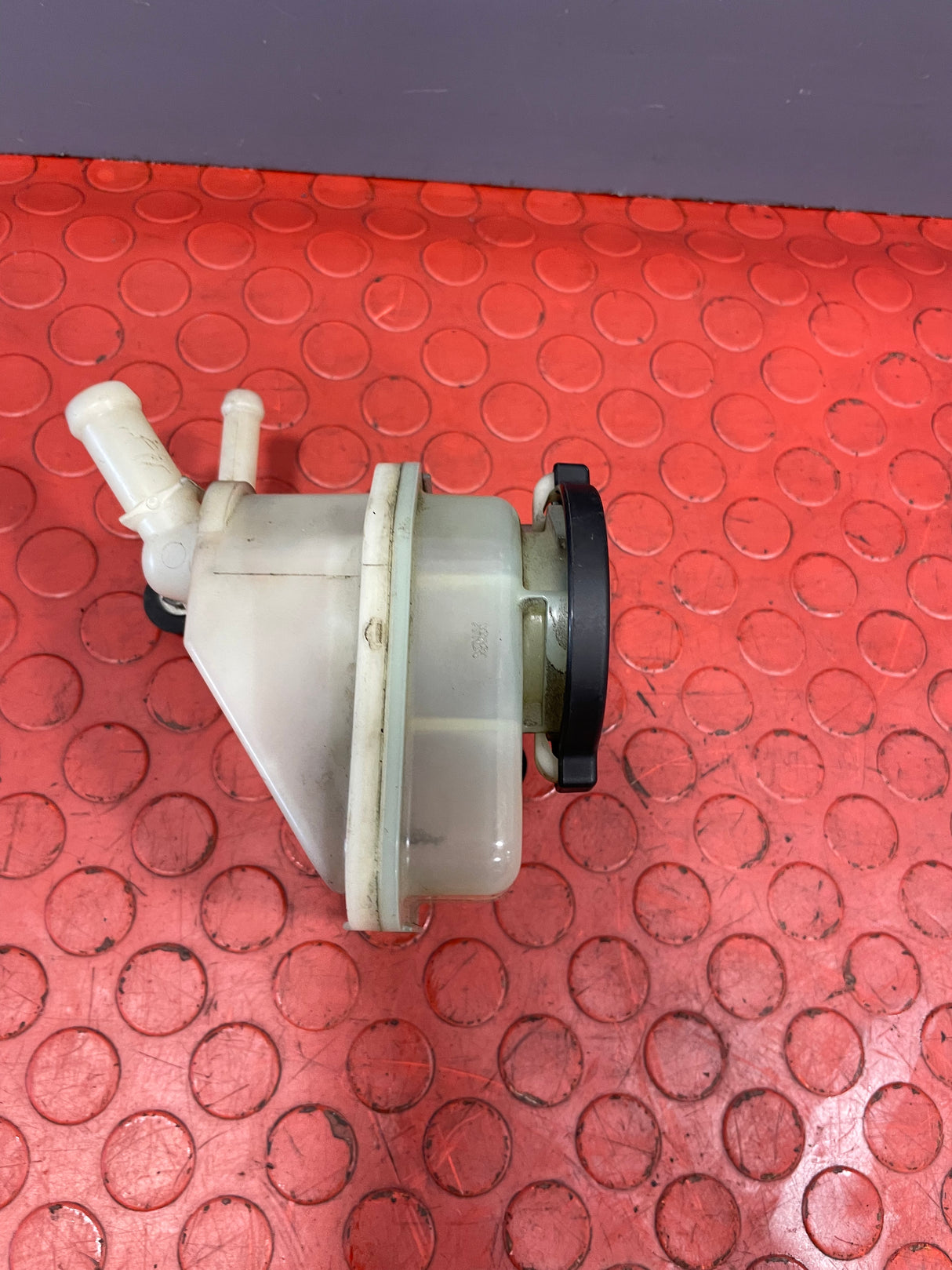 Toyota Hilux Invincible POWER STEERING FLUID RESERVOIR 2017 P/N 443600K050