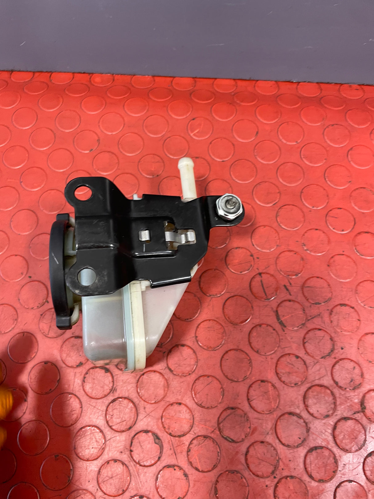 Toyota Hilux Invincible POWER STEERING FLUID RESERVOIR 2017 P/N 443600K050