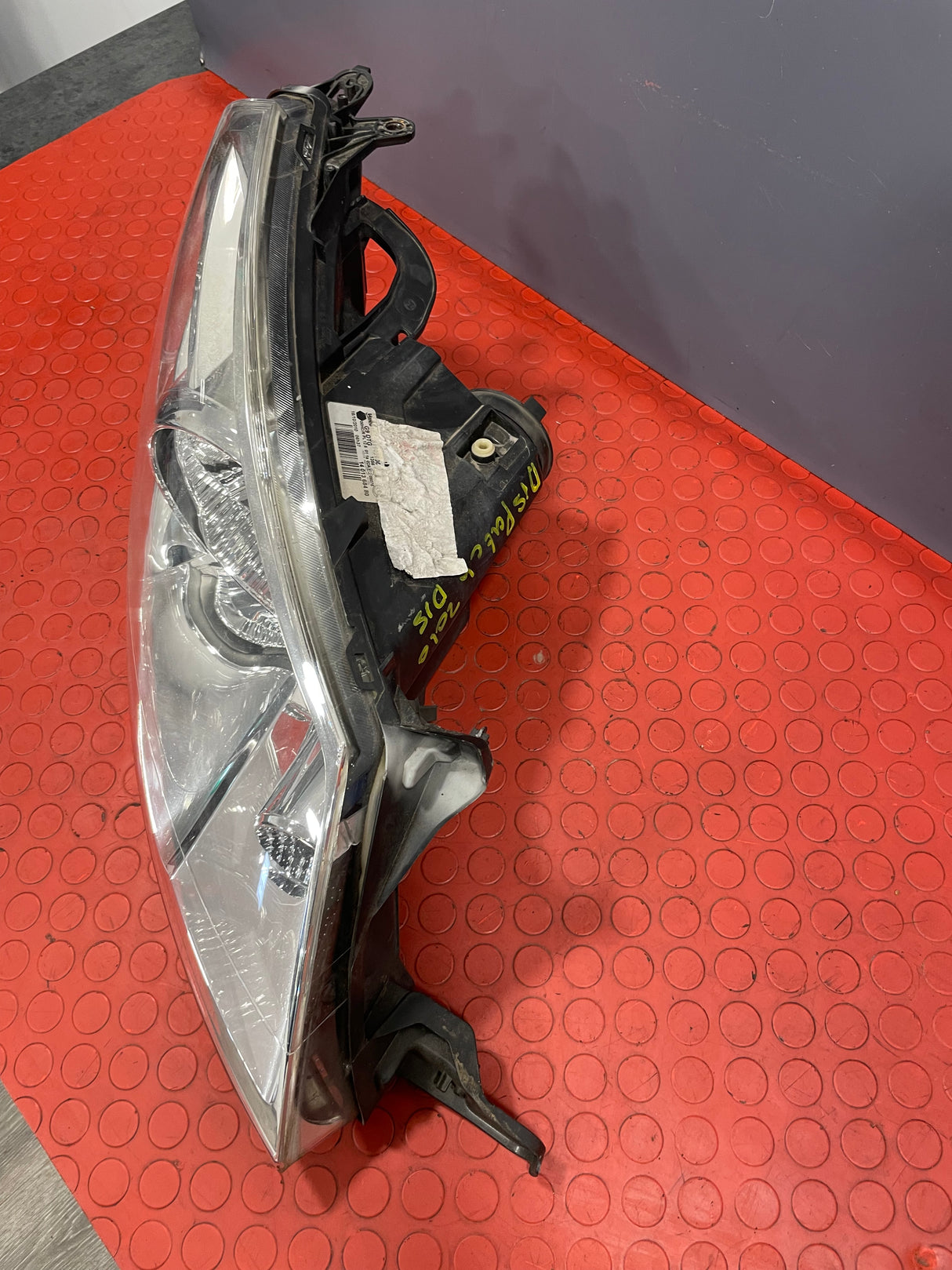 Citroen Dispatch/Peugeot Expert/Toyota Proace City HEADLIGHT Driver's Side O/S 2008-2018 P/N 89902606