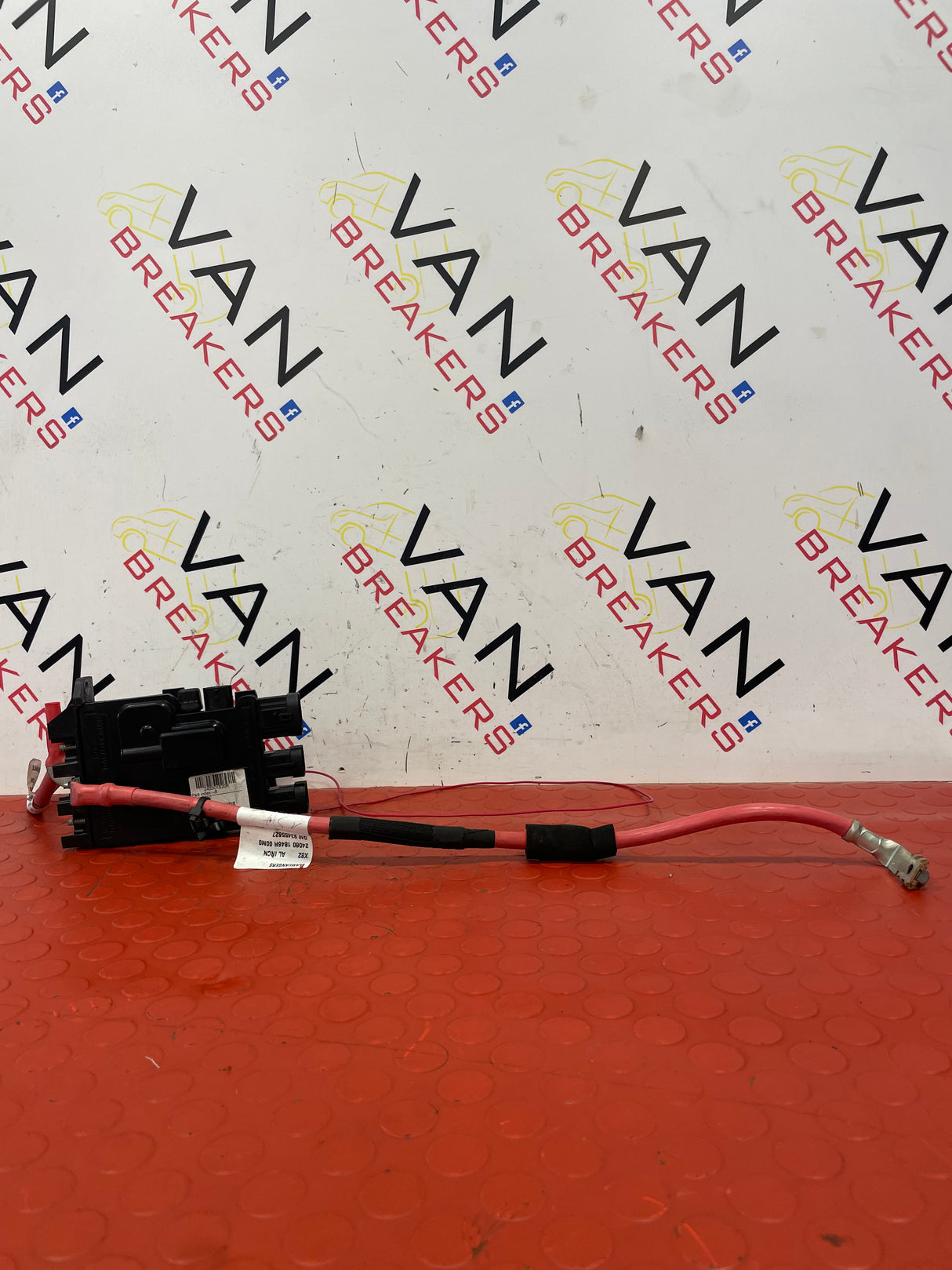 Vauxhall Vivaro/ Renault Trafic/Nissan NV300 BATTERY FUSE BOX 2015-2019 1.6L  P/N  243501820R