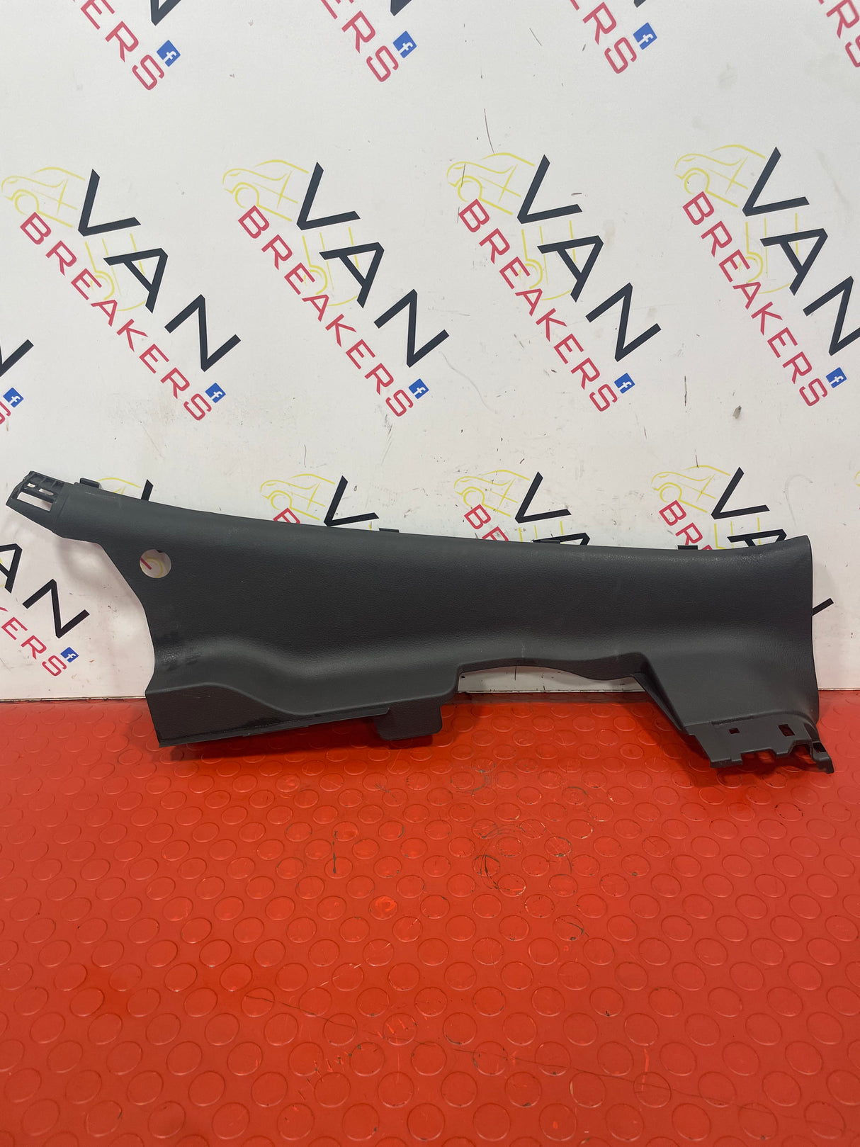 Nissan Navara D/S PILLAR TRIM 2015-2024 P/N 769384KJ2A