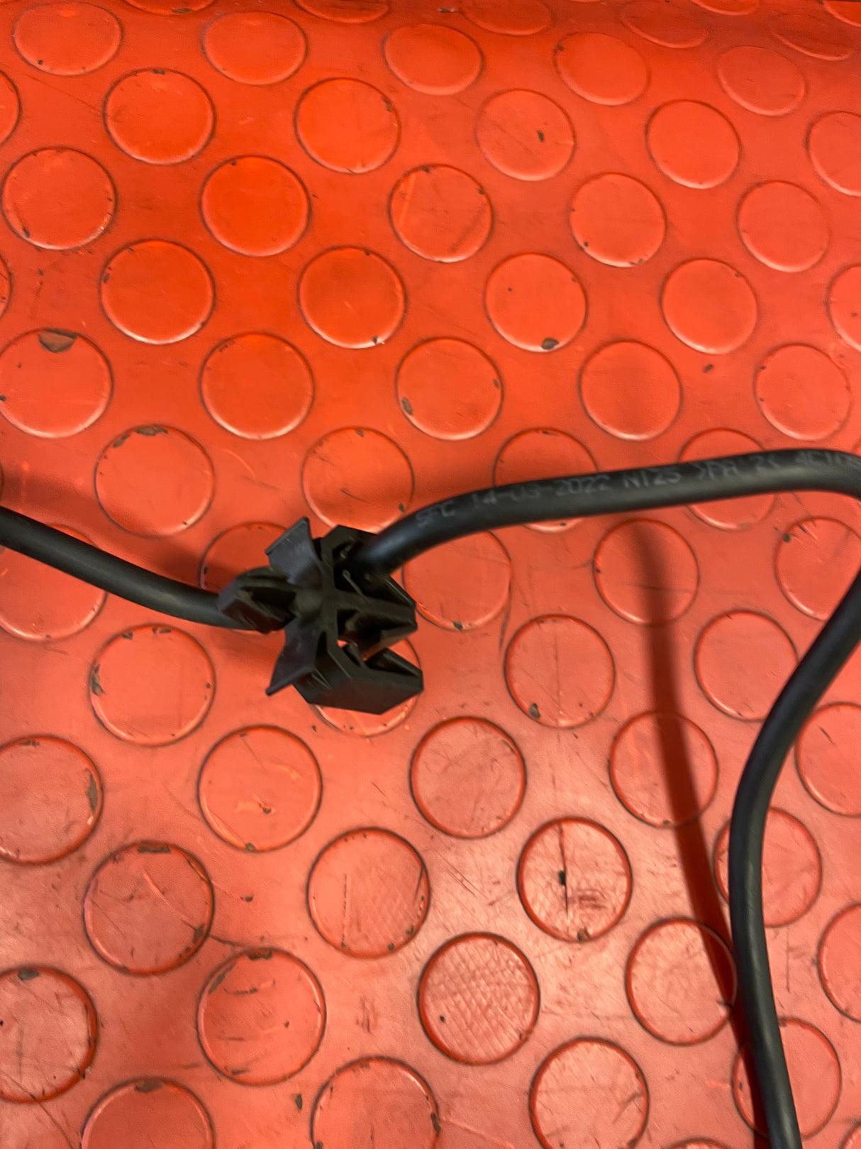 Vauxhall Vivaro/Citroen Dispatch/Peugeot Expert/Toyota Proace/Fiat Scudo  EXPANSION BOTTLE PIPE NO. 5 P/N 9818468680