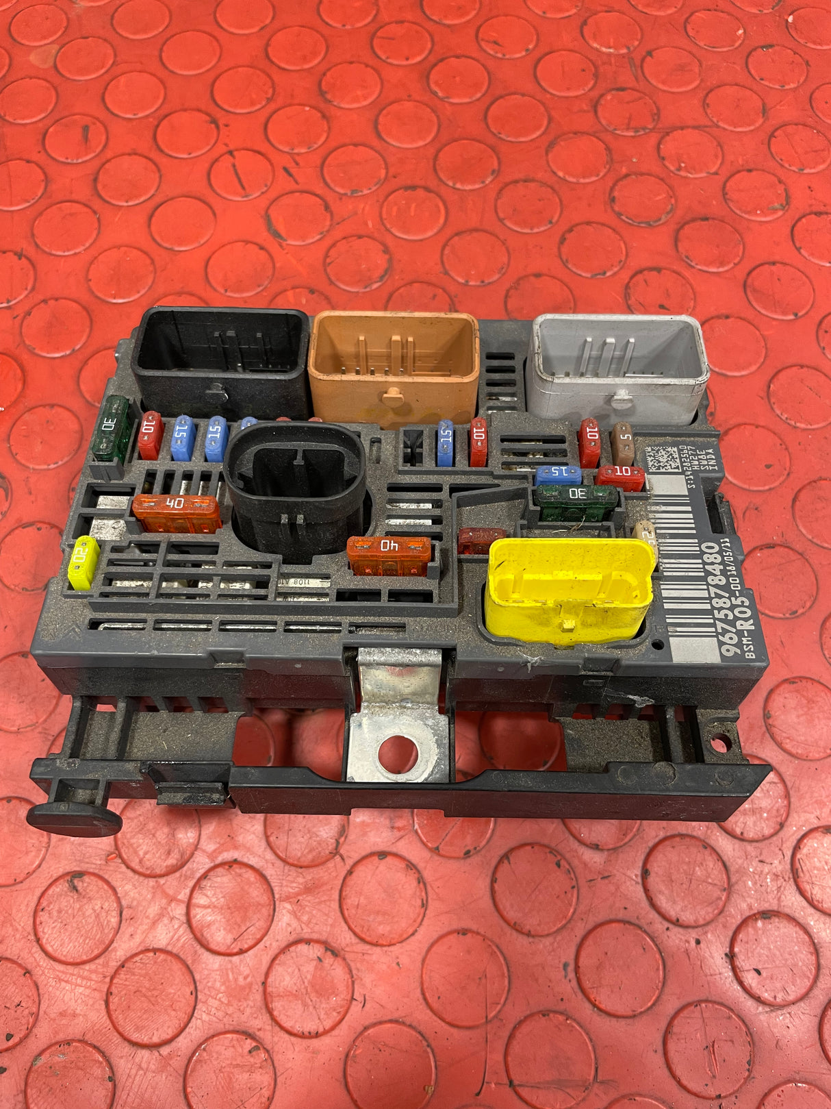 Peugeot Partner/Citroen Berlingo R05 ENGINE BAY FUSE BOX BSM    P/N 9675878480
