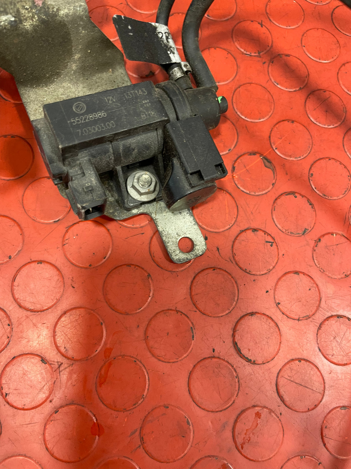 Fiat Doblo/Peugeot Bipper TURBO PRESSURE SOLENOID AND BRACKET 2013 P/N 55228986