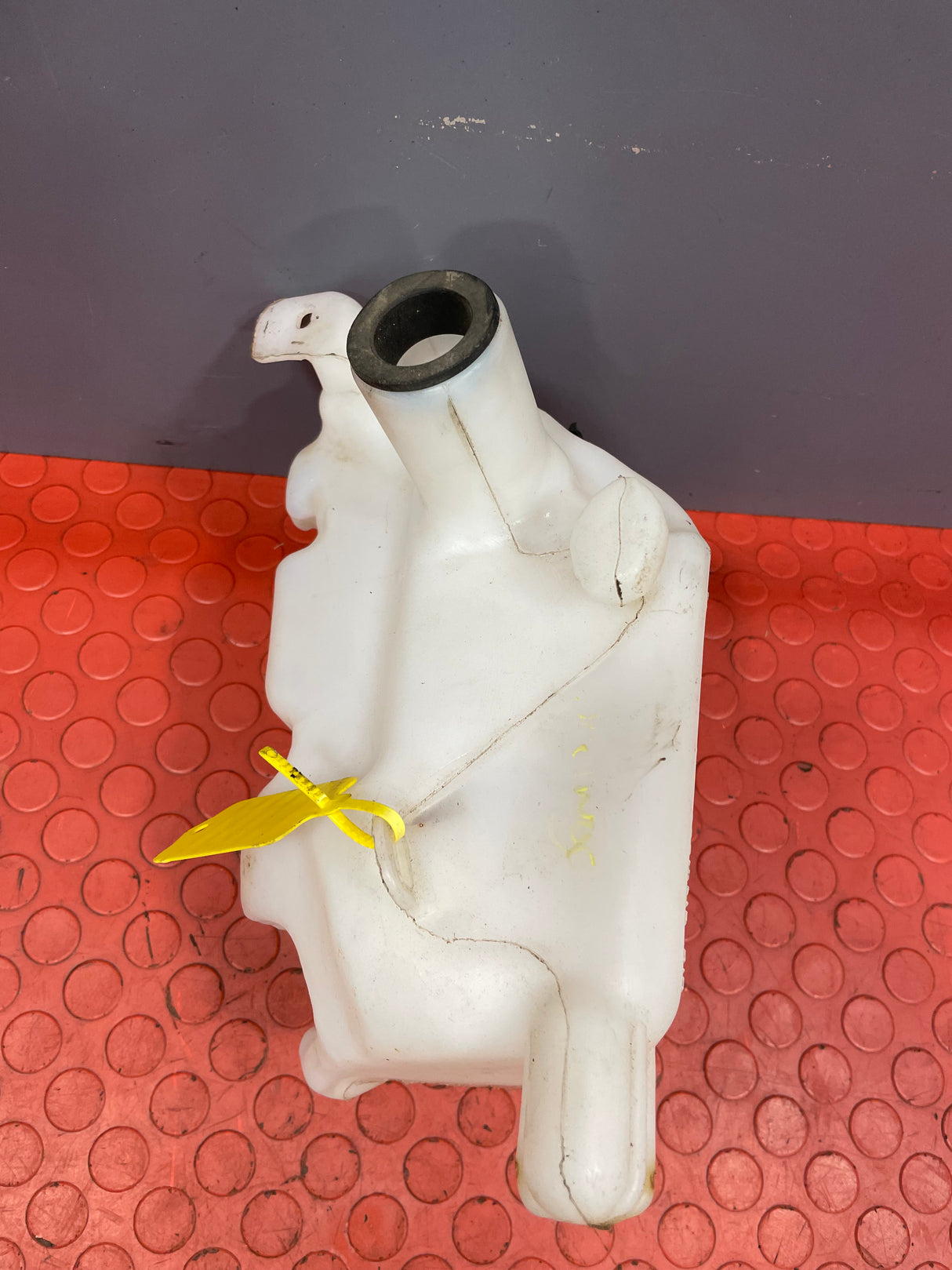 Citroen Berlingo/Peugeot Partner WASHER BOTTLE (NO PUMP) 2008-2018 P/N 9671567680