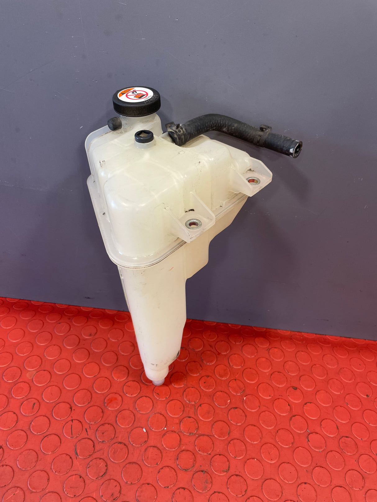 Toyota Hilux COOLANT RESERVOIR/EXPANSION BOTTLE 2016-2023  P/N 166400E010