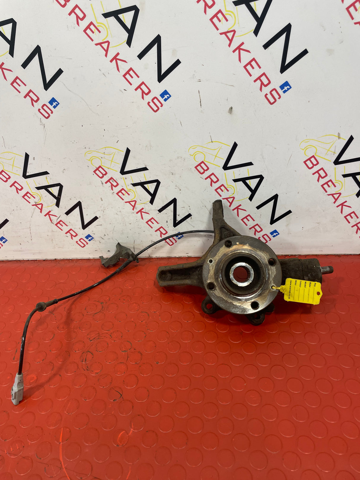 Citroen Berlingo/ Peugeot Partner P/S FRONT WHEEL HUB 2008-2018 P/N 364796