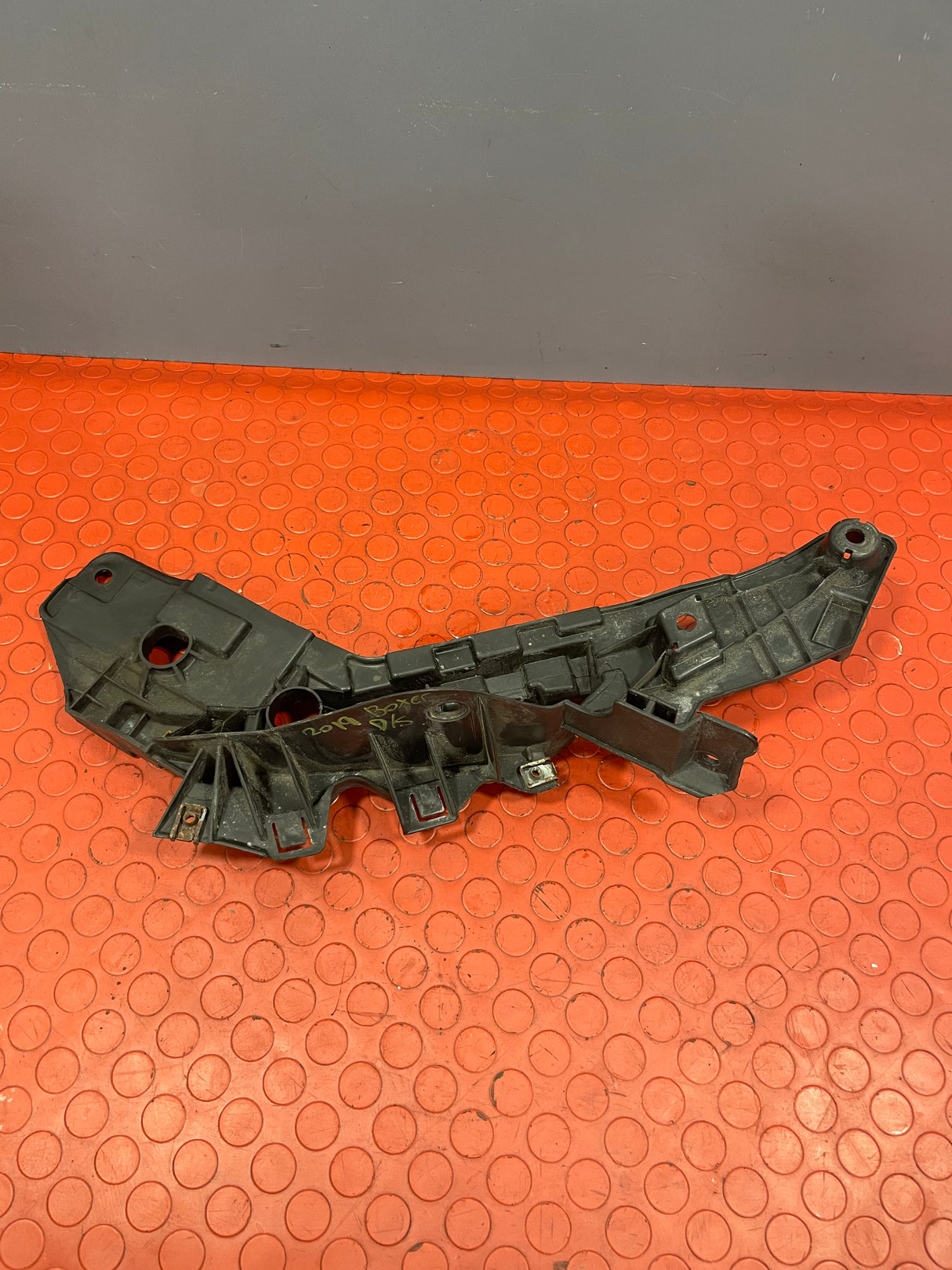 Citroen Relay/Peugeot Boxer/Fiat Ducato HEADLIGHT BRACKET/BUMPER BRACKET Driver's Side  2020 P/N 1391282080