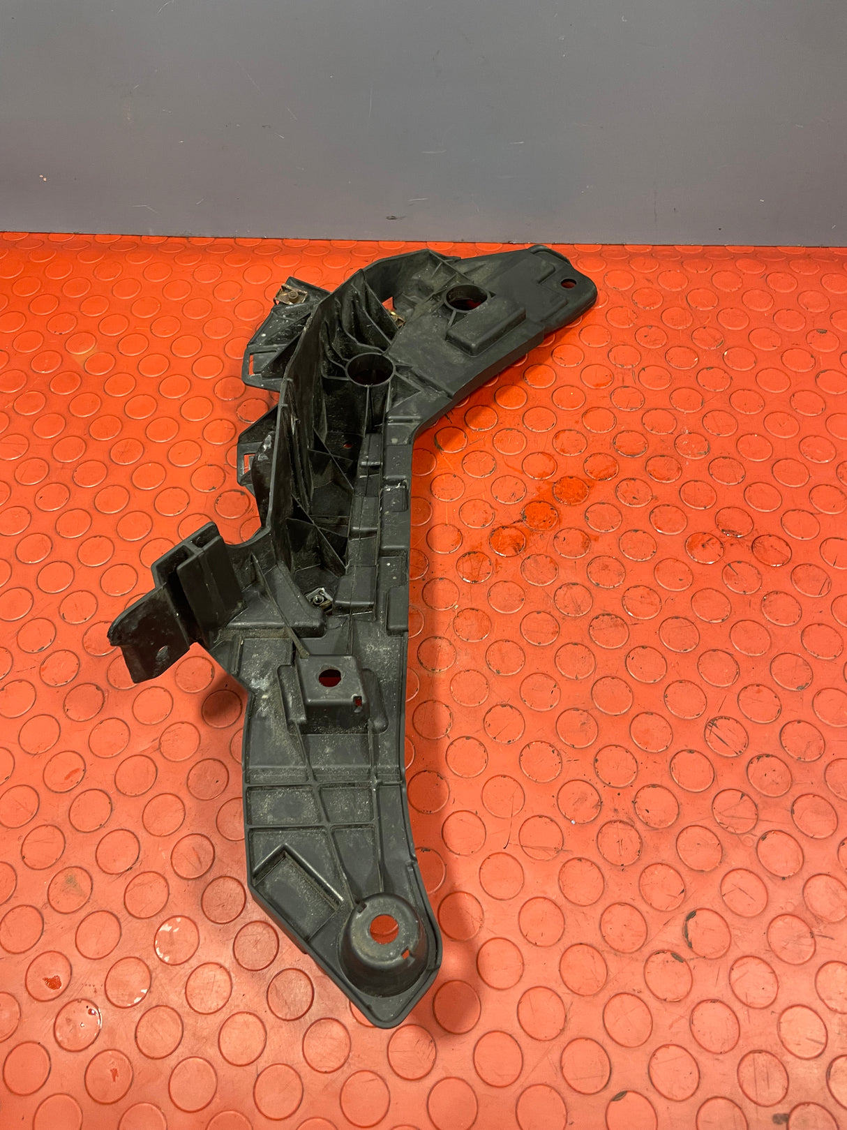 Citroen Relay/Peugeot Boxer/Fiat Ducato HEADLIGHT BRACKET/BUMPER BRACKET Driver's Side  2020 P/N 1391282080