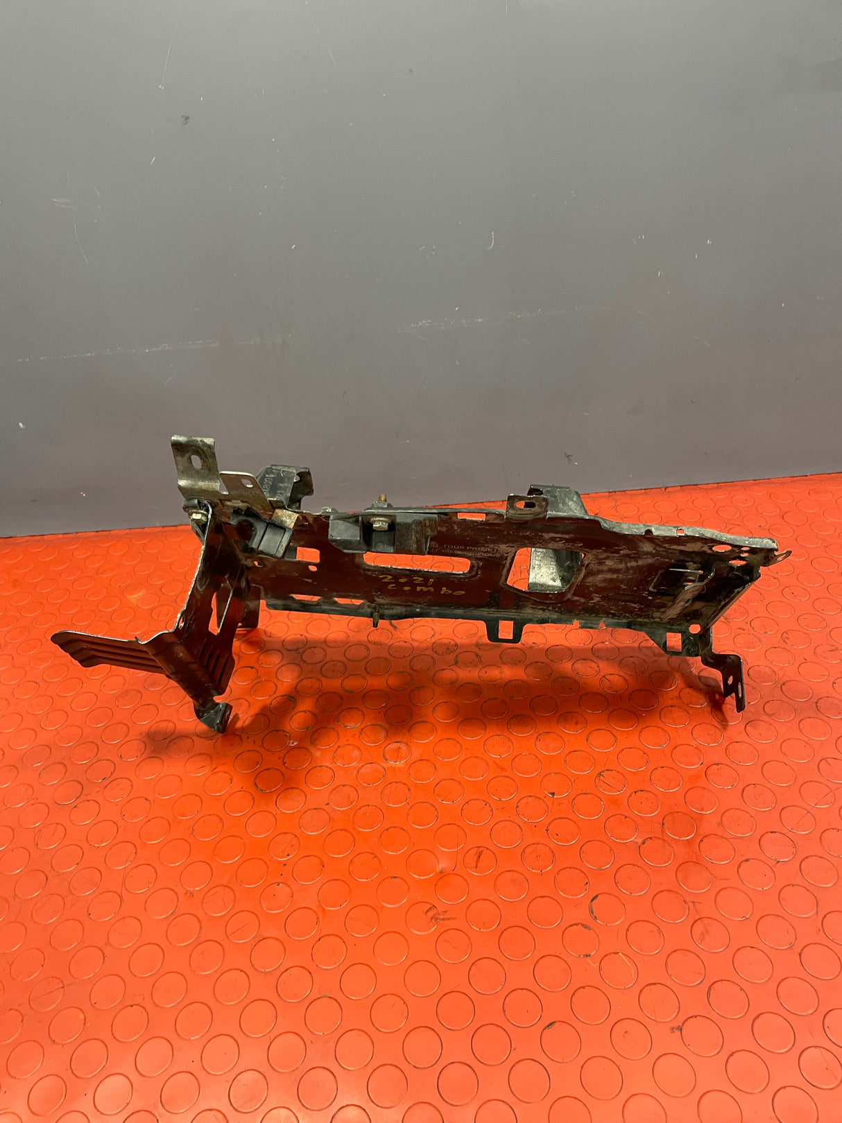 Citroen Berlingo/Peugeot Partner/Vauxhall Combo/Toyota Proace City BATTERY TRAY 2019-2024 P/N 981528858000 - 1