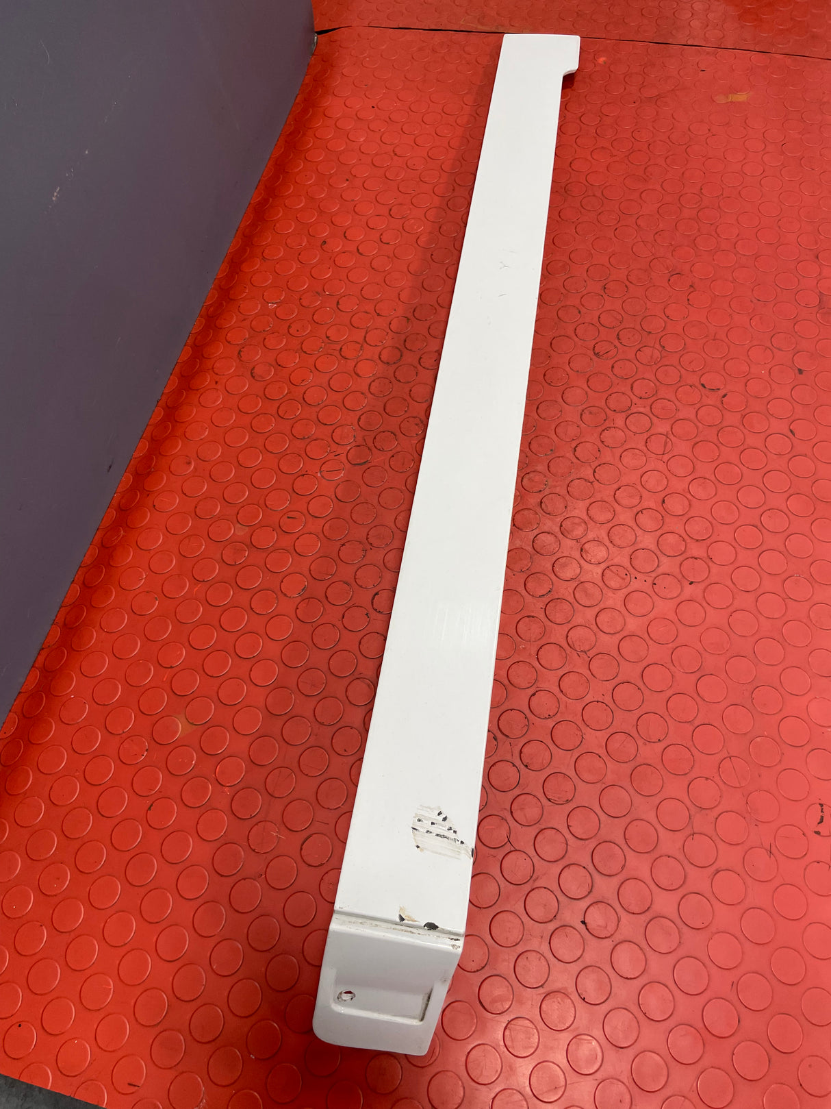Citroen Dispatch/ Peugeot Expert/ Toyota Proace/Vauxhall Vivaro PASSENGER SIDE SLIDING DOOR RAIL TRIM (White) 2019-2023 P/N 9808384180 - 1