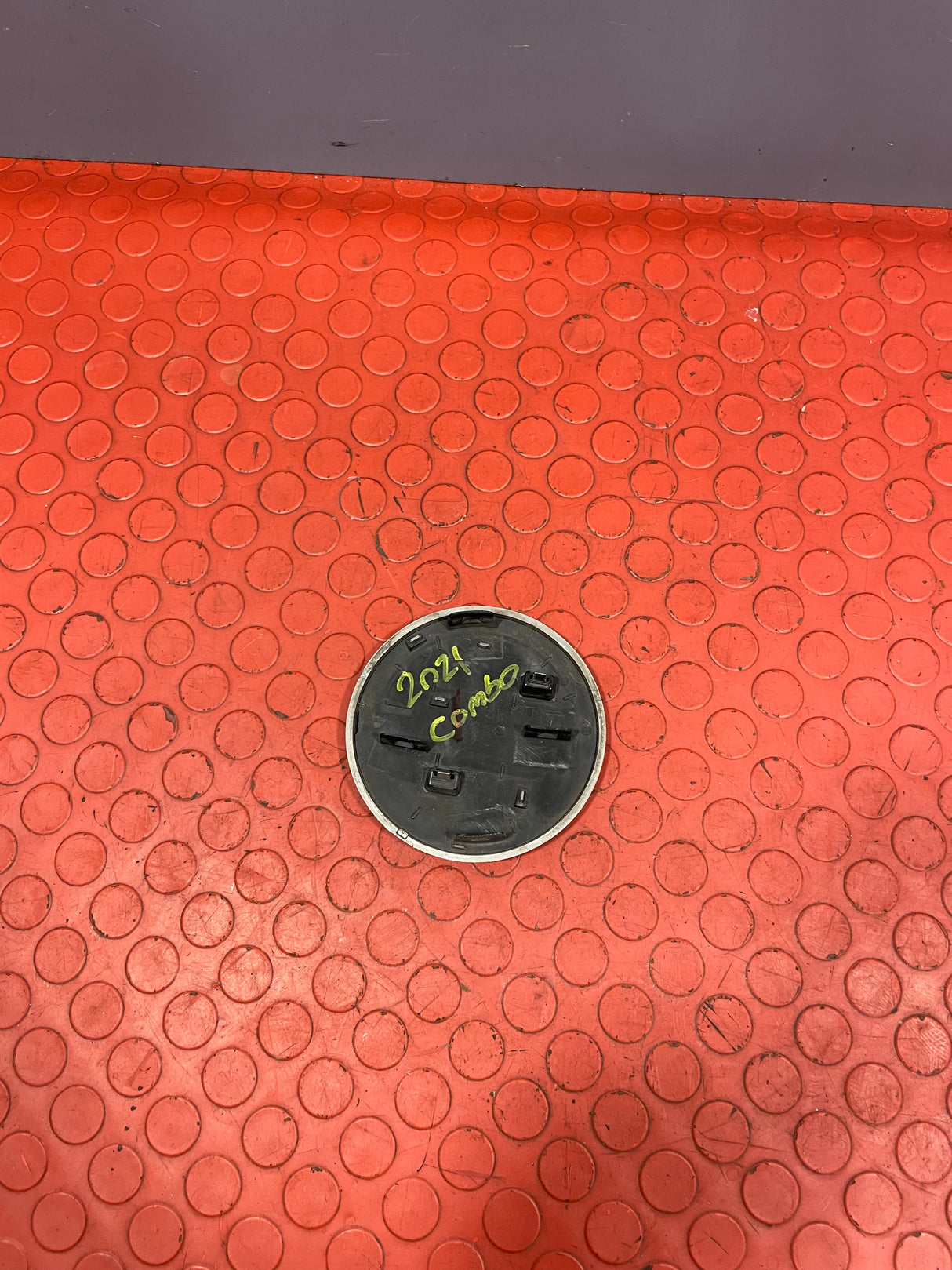 Vauxhall Combo FRONT GRIFFIN BADGE EMBLEM LOGO NAMEPLATE 2019-2024 P/N 98167915DX