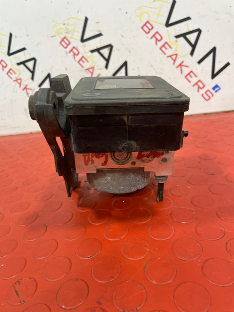 Volkswagen Golf ABS PUMP AND CONTROL MODULE  MK7 1.6 P/N 3Q0907379Q